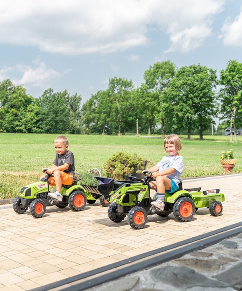 Eemaldatava haagisega traktor