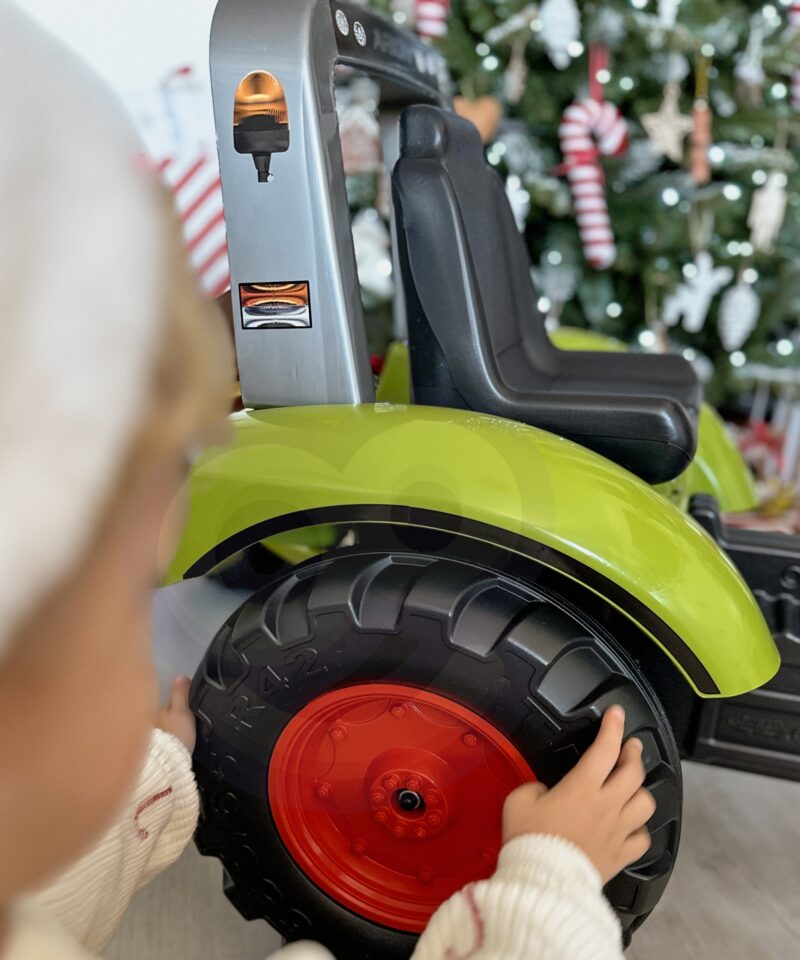 Traktor arendab lapse motoorikat