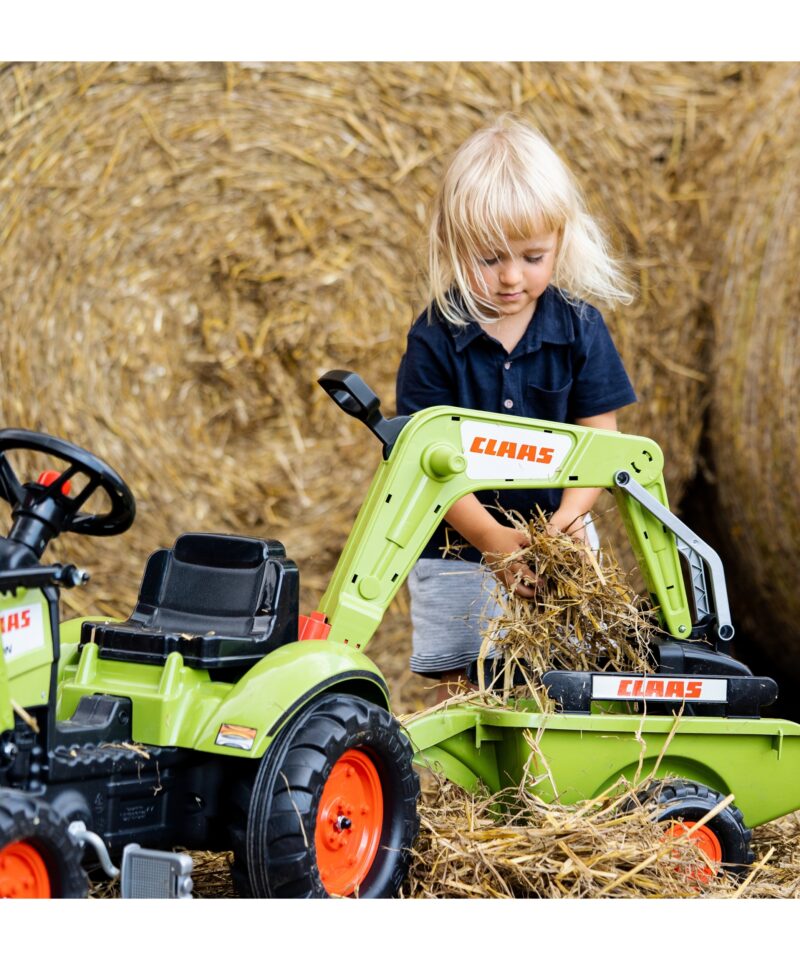 Traktor koos eemaldatava haagisega