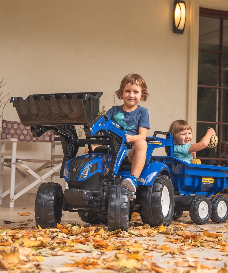 Kvaliteetne traktor haagisega lastele