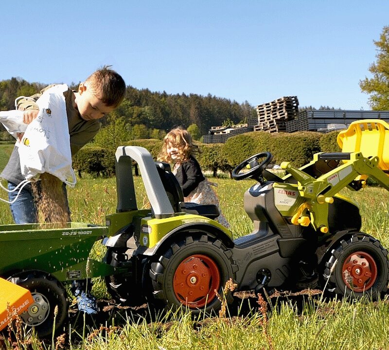 Külvik-haagis koos eemaldatava kattega