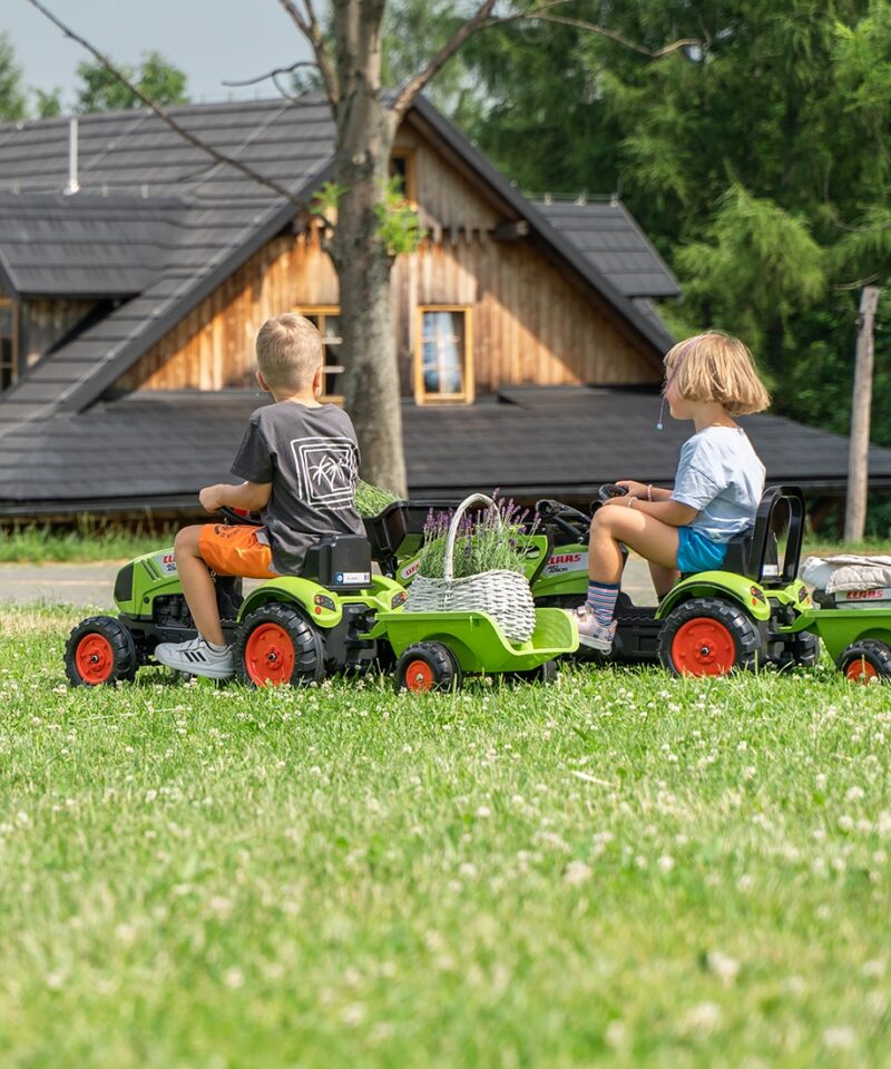 Atraktiivne disainiga mängutraktor