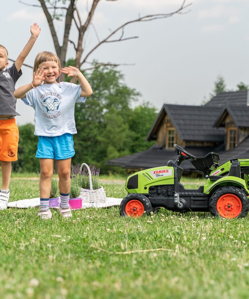 Atraktiivne disainiga mängutraktor