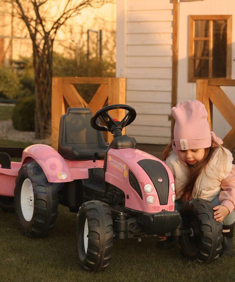 Roosa traktor väikestele traktoristidele