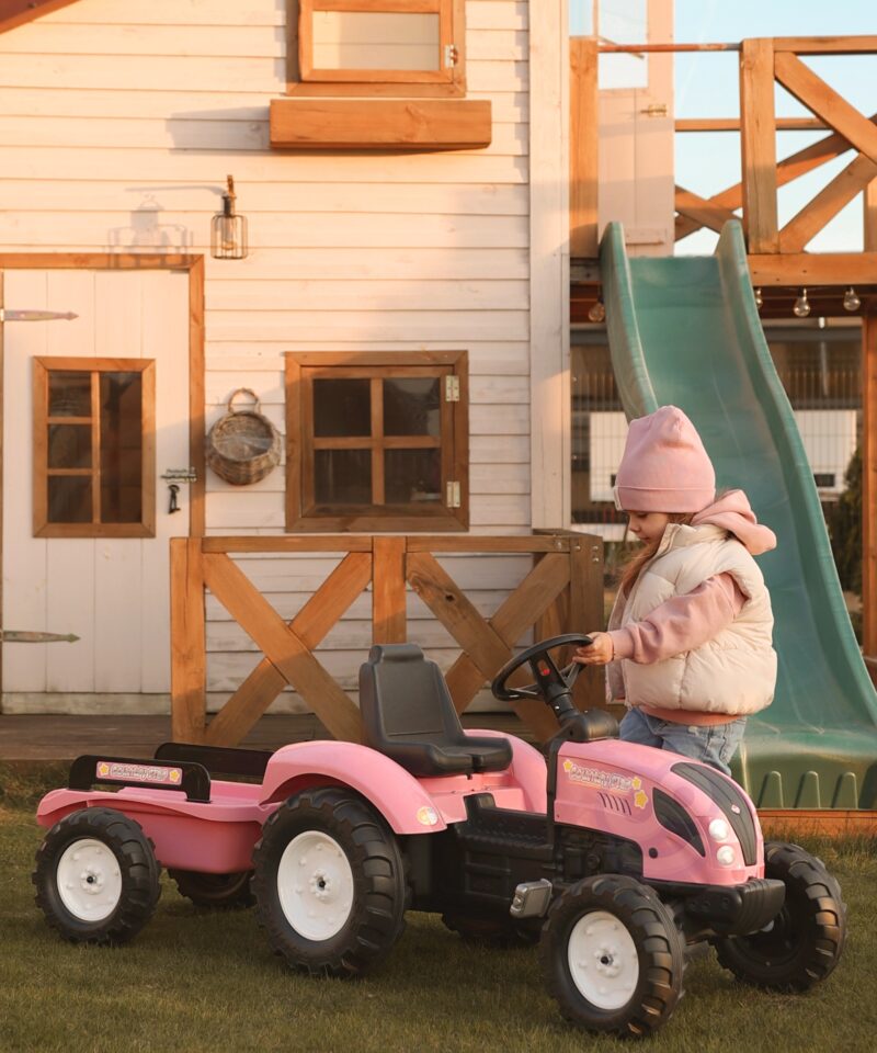 Roosa traktor väikestele traktoristidele