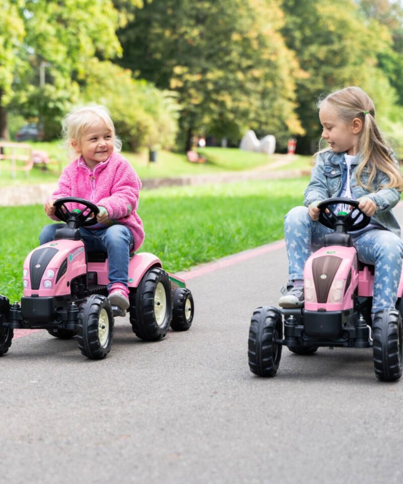 Roosa traktor väikestele traktoristidele
