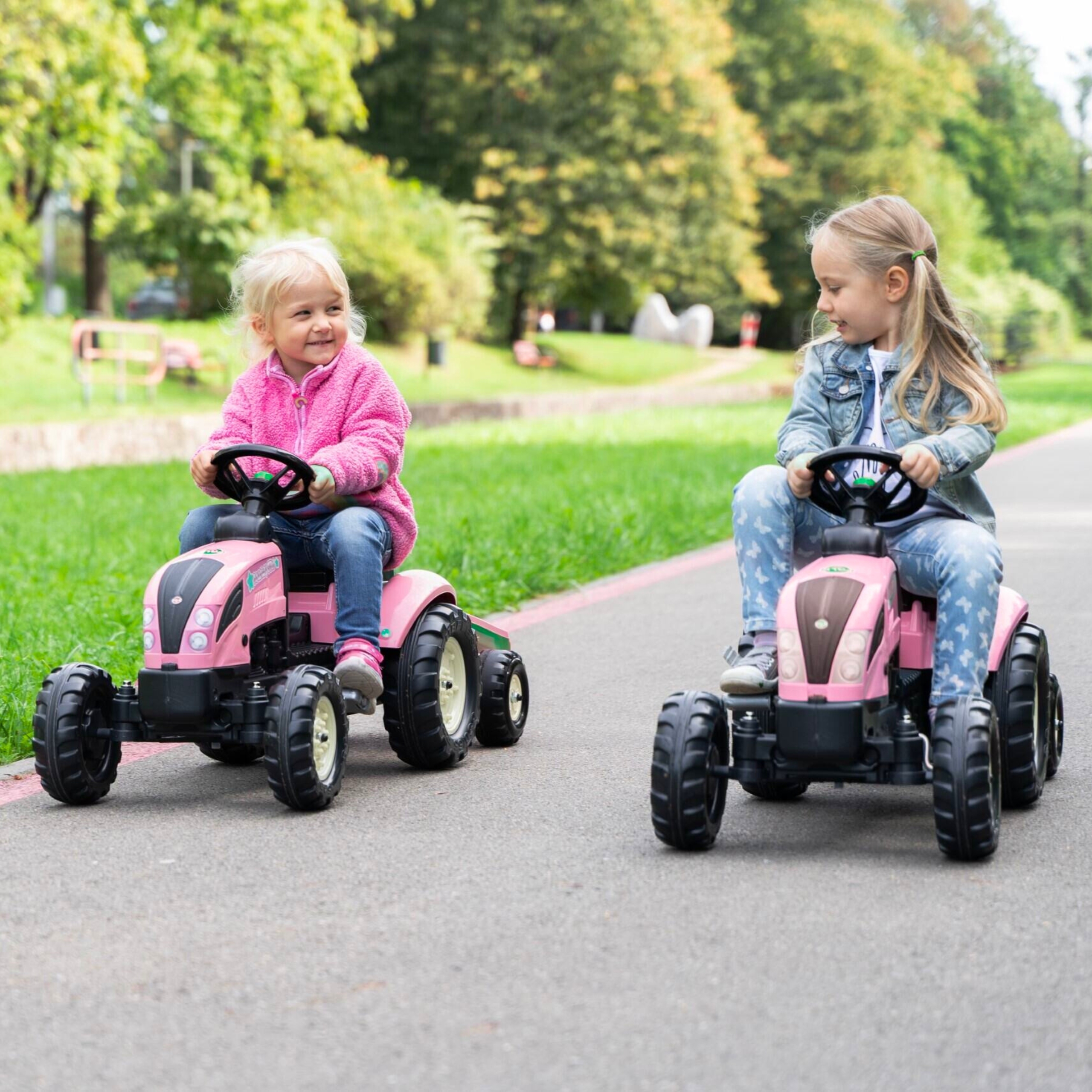 Roosa traktor väikestele traktoristidele