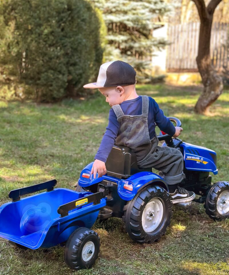 Lastele mõeldud pedaaltraktor