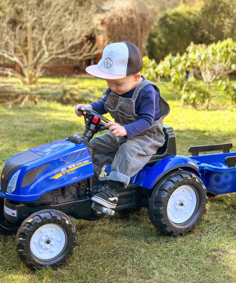 Pedaaltraktor koos eemaldatava haagisega