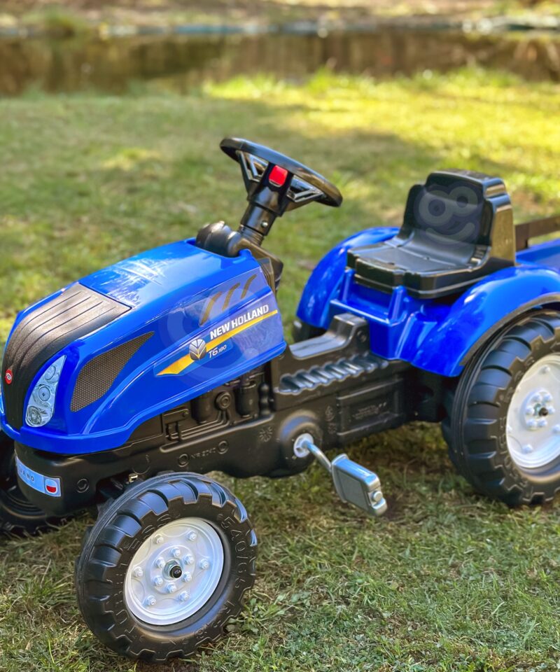 Laste traktor realistliku signaaliga