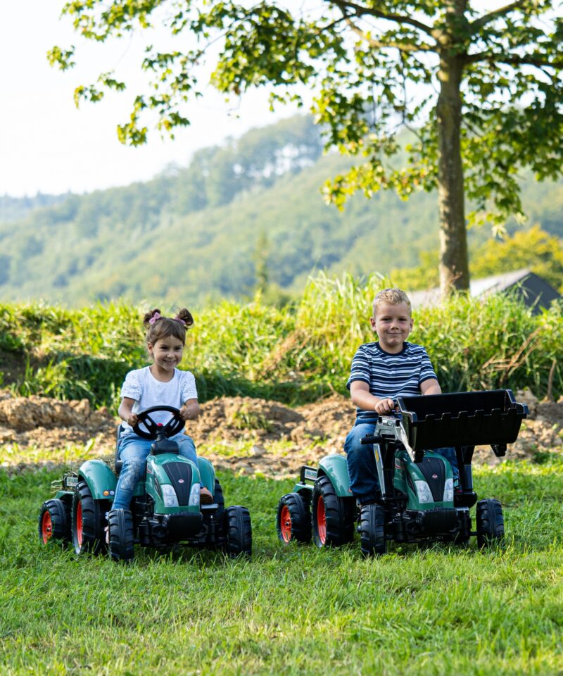 Kvaliteetne laste traktor mängimiseks