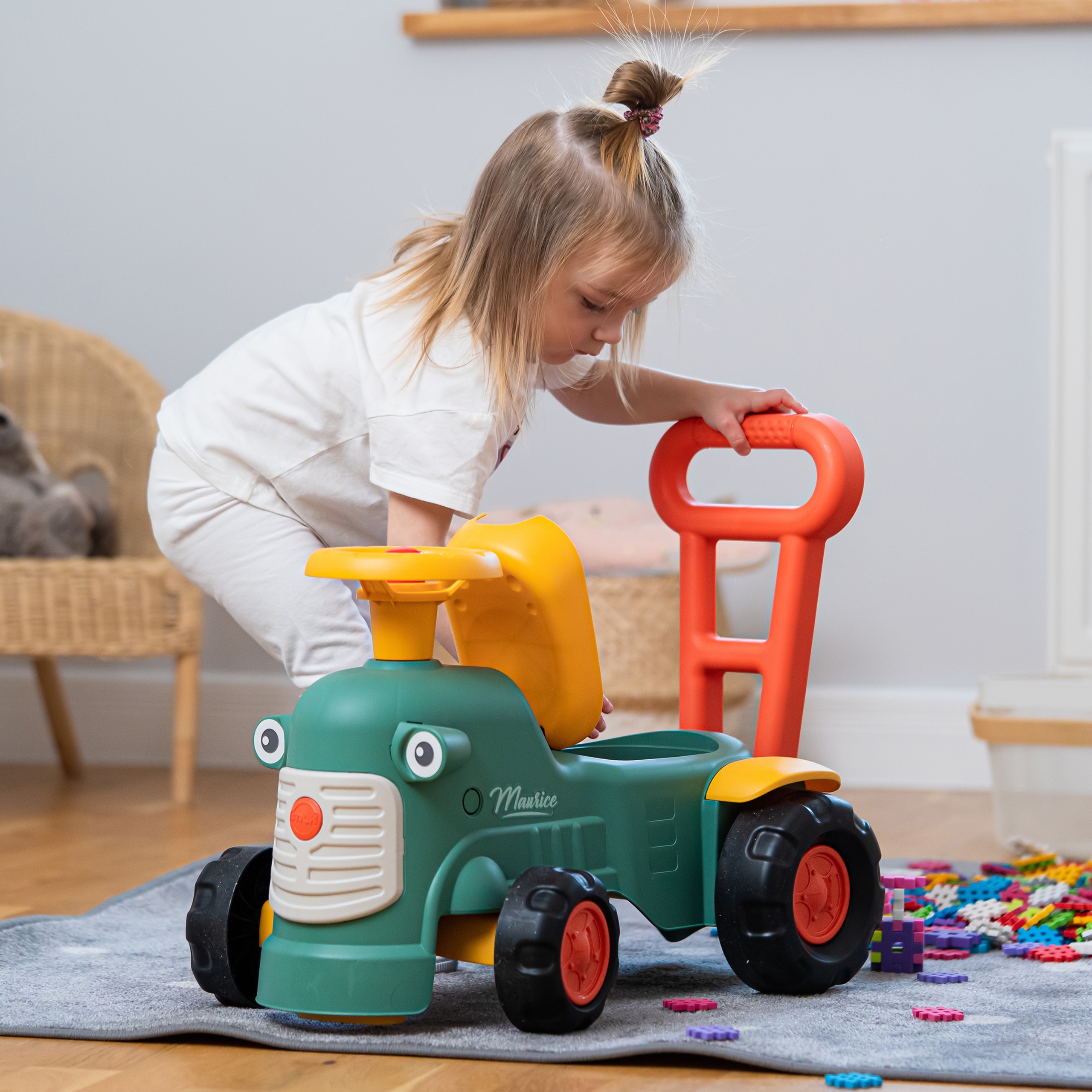 Pööratav rool ja signaaliga traktor