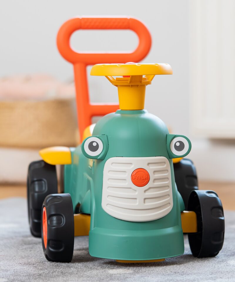 Lastele mõeldud vastupidav traktor