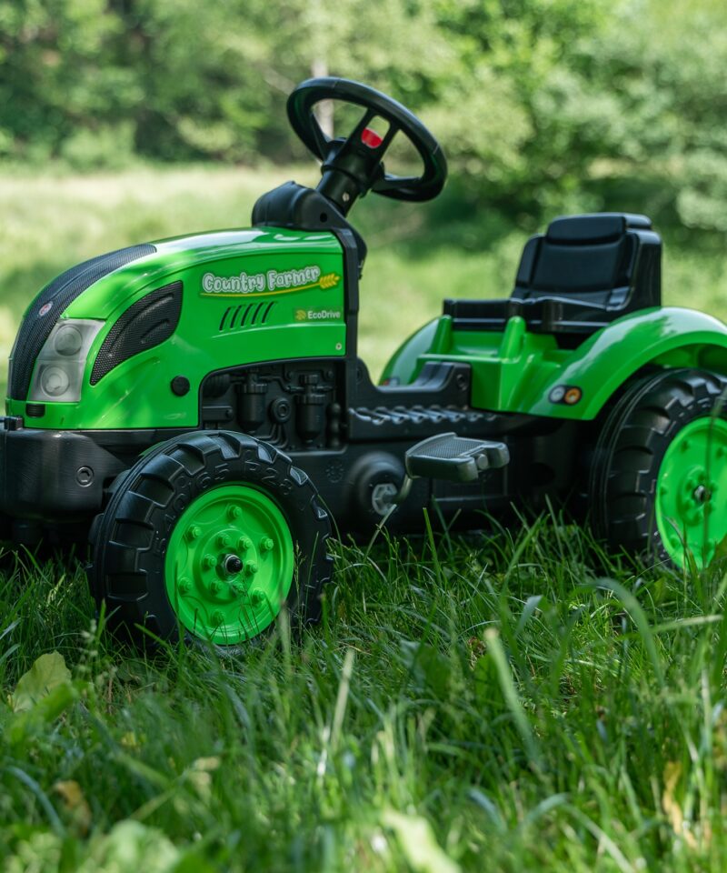 Erksavärviline laste traktor