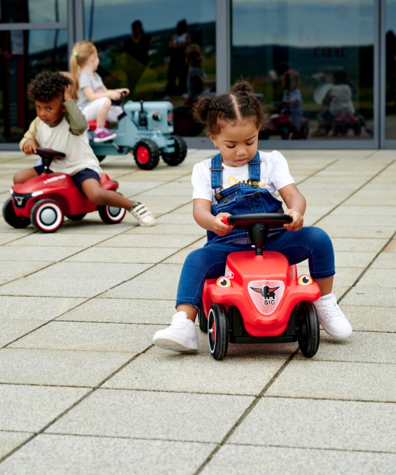 Lastele sobilik klassikaline sõiduk