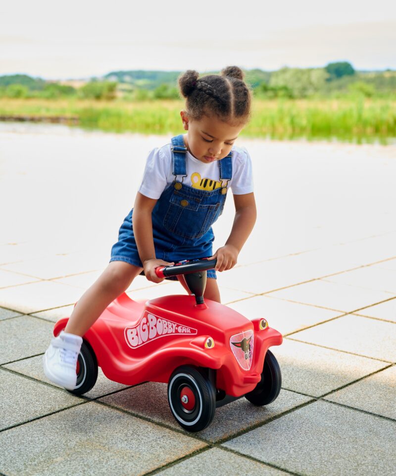 Lastele sobilik klassikaline sõiduk