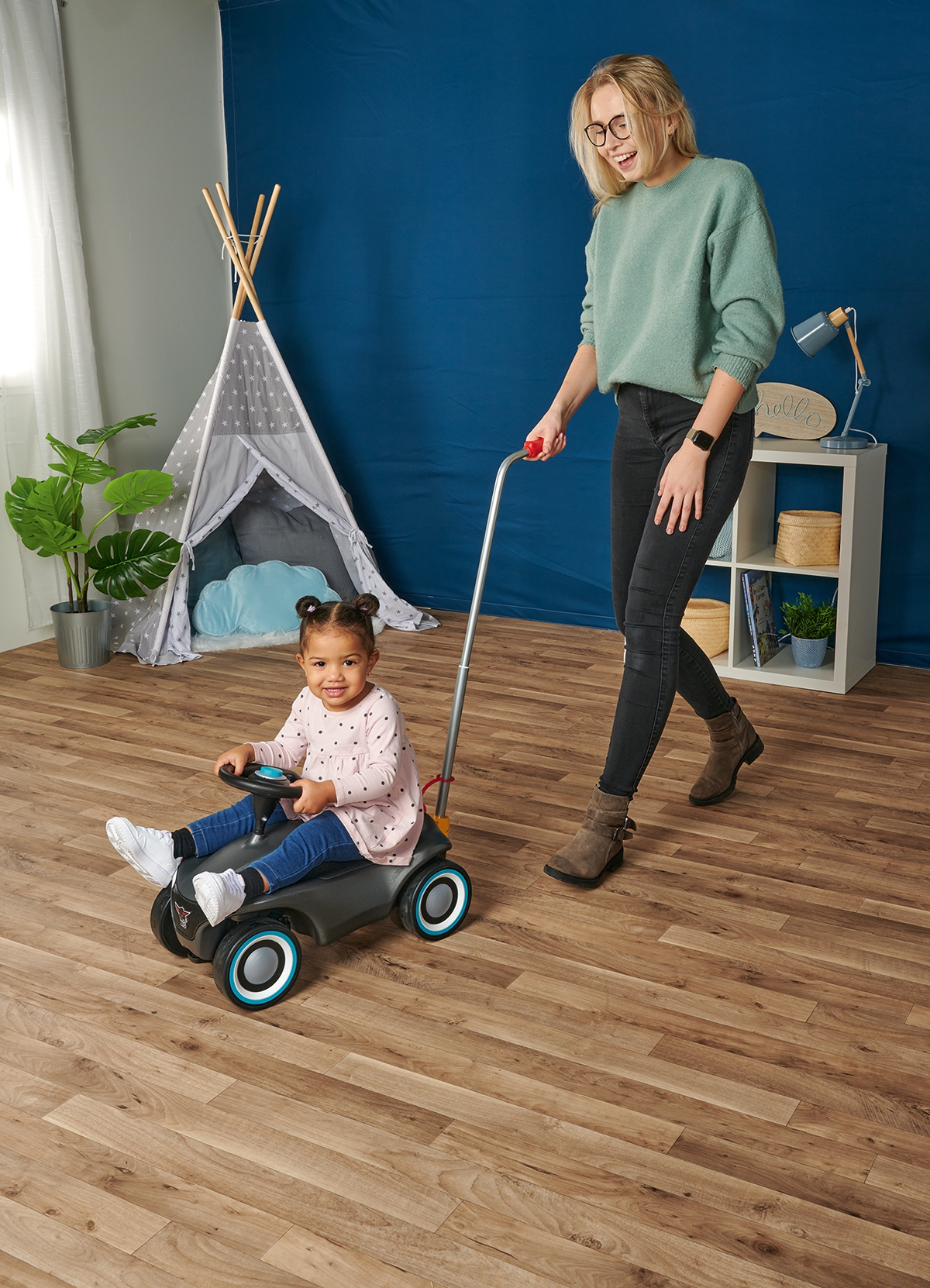 Mugav lükker lapse sõidukile