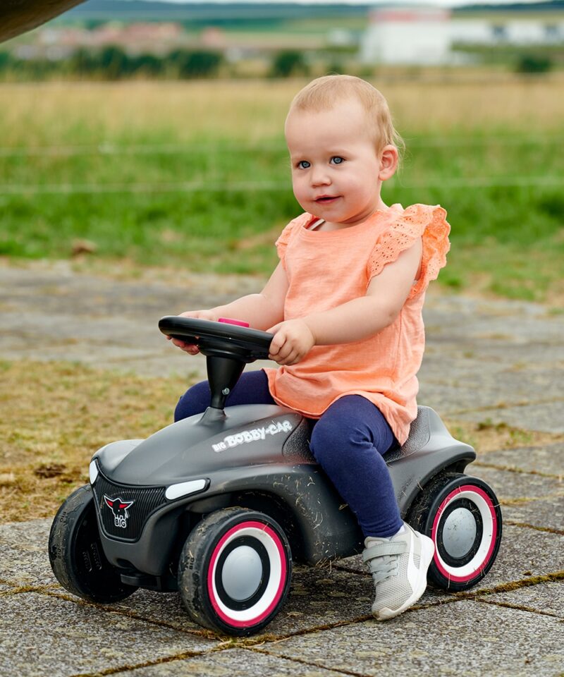 Ergonoomiline sõiduk väikestele avastajatele