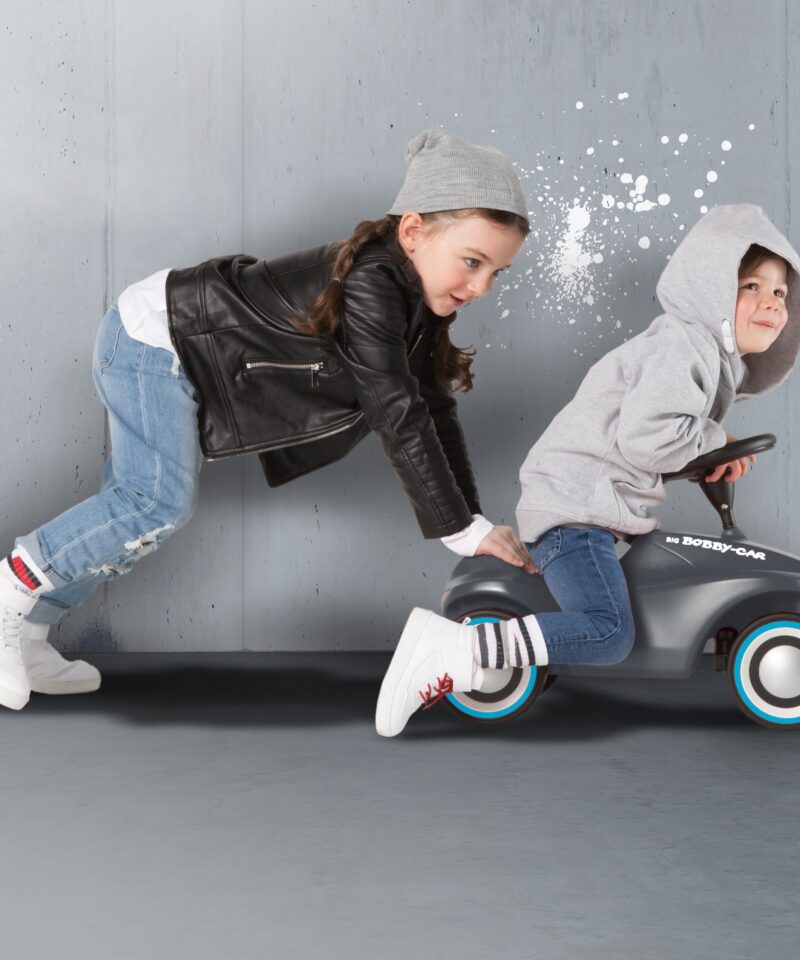 Sõiduk libisemisvastase istmega