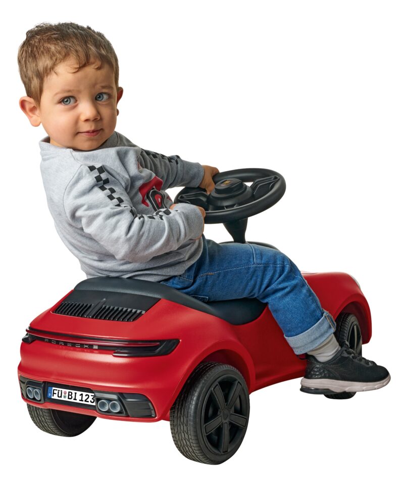 Ergonomiline rooliga laste sõiduauto