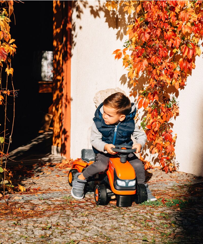 Traktor koos mini haagise ja liivamänguasjadega