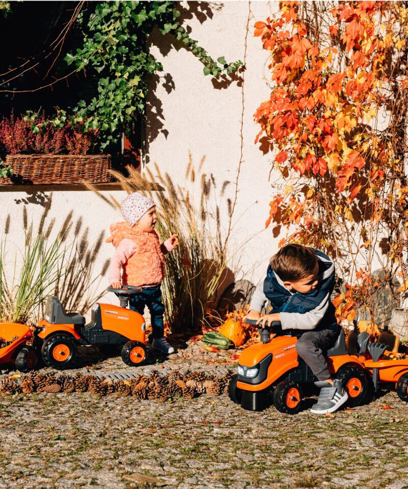 Ohutud ja erksad värvid laste traktoril