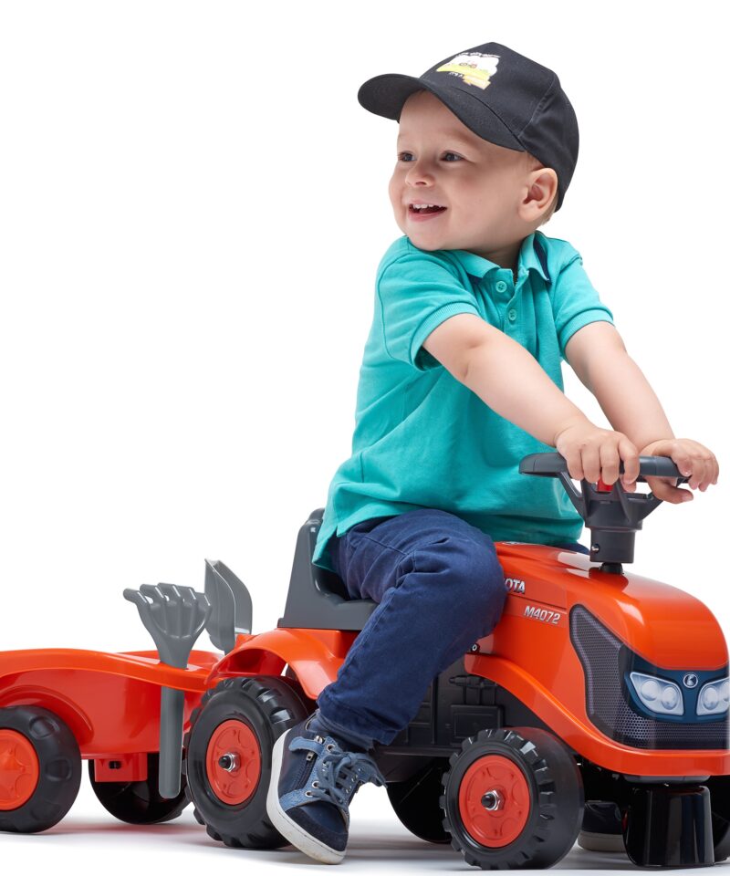 Laste traktor, mis sobib nii tuppa kui õue