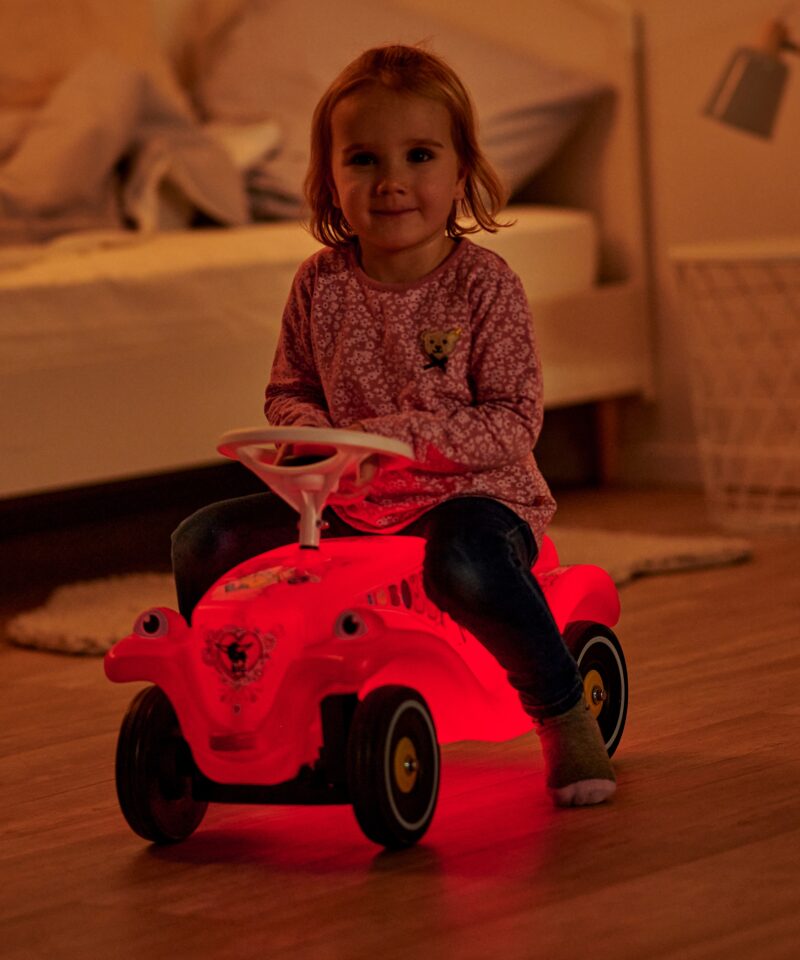 Ergonoomiline laste sõiduk LED-iga