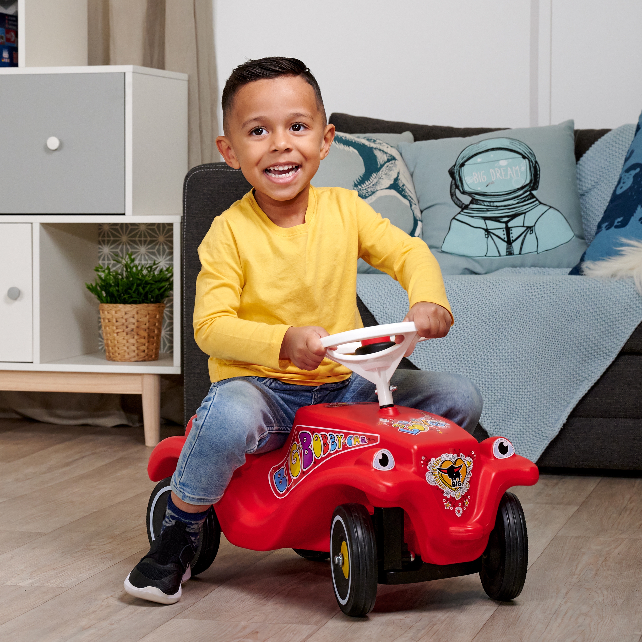 Sõiduk vaiksete ratastega