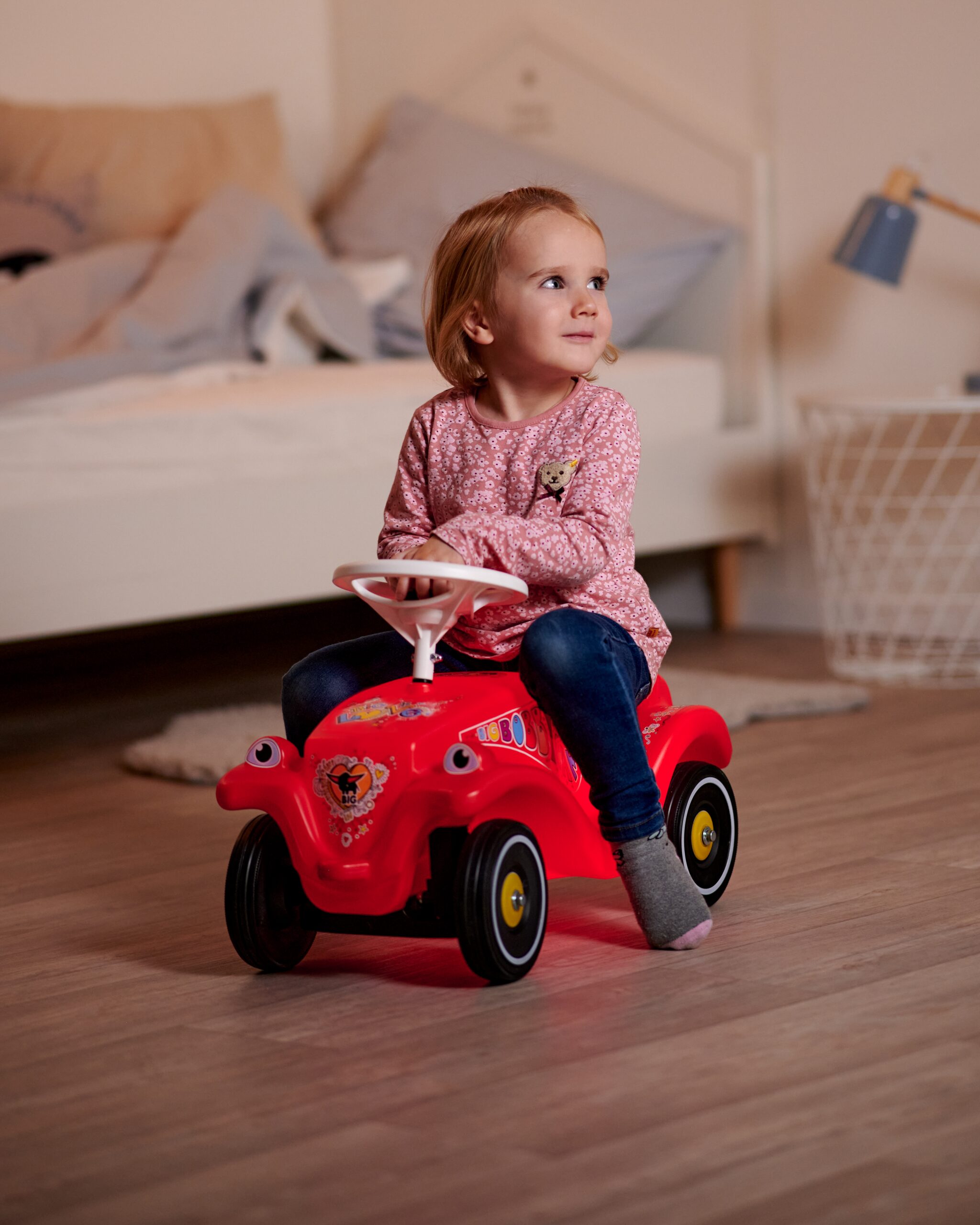 Sõiduk vaiksete ratastega