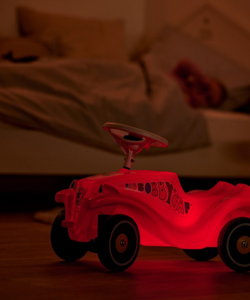 Sõiduk vaiksete ratastega