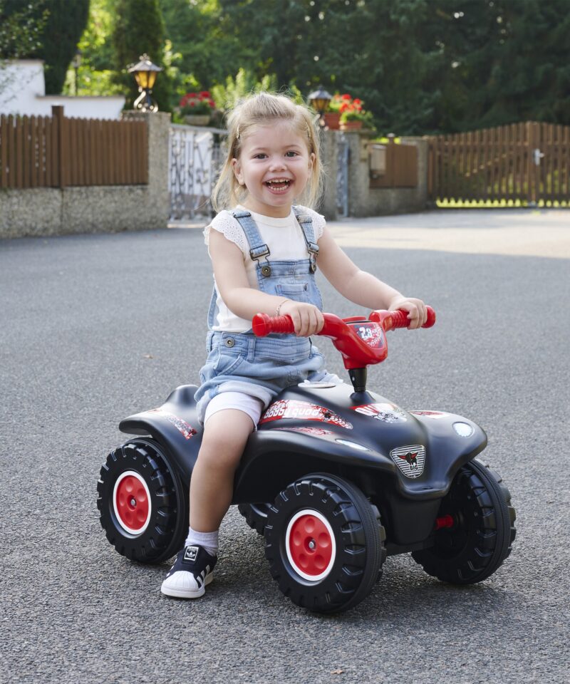 Laste kvadraatsõiduk eesvaates