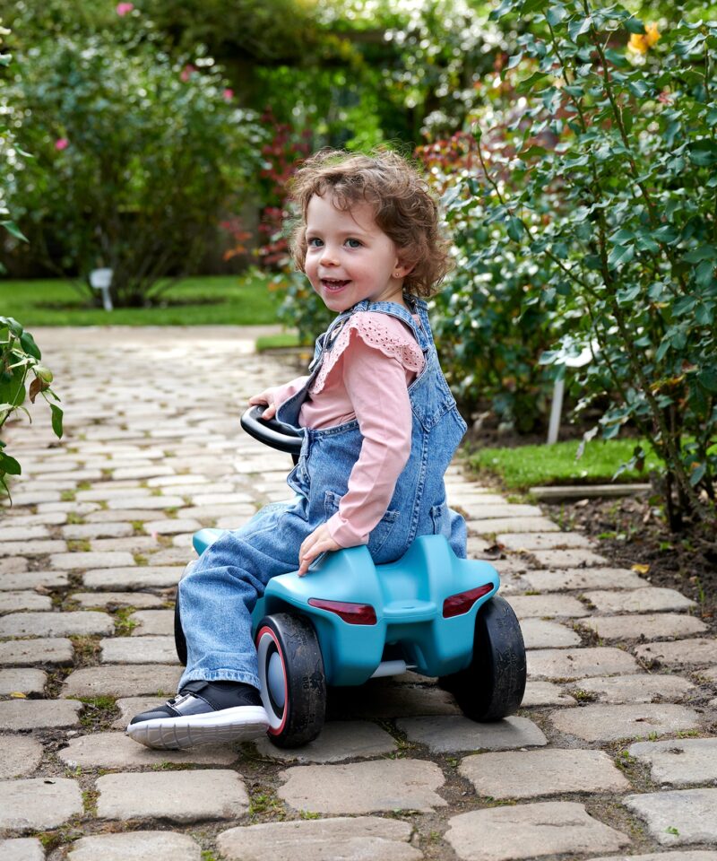 Vaiksete rehvidega sõiduk
