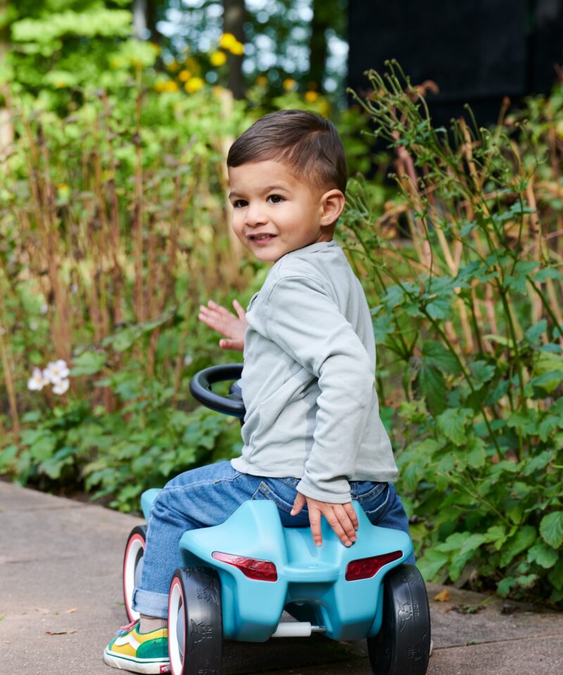 Lastele mõeldud sõiduk õues ja toas