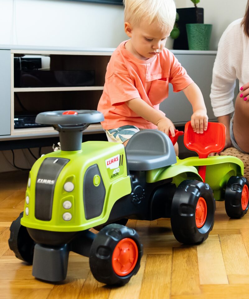 Eemaldatav haagis traktorile