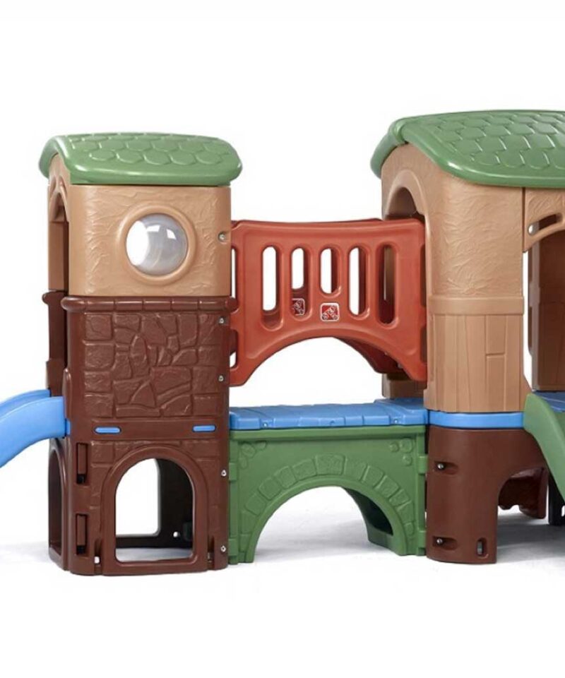 Laste mänguväljak tunneliga ja liumägedega