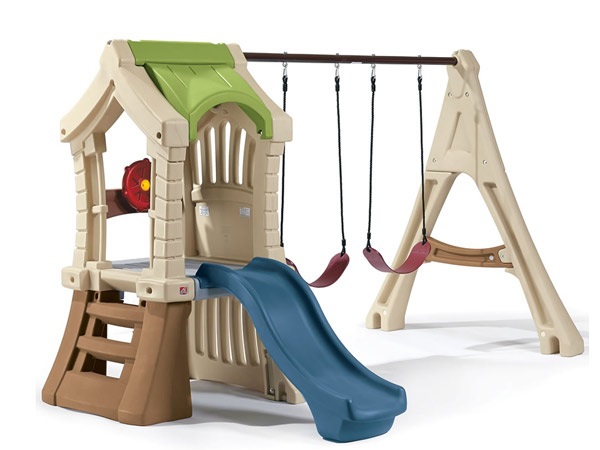 Mitmekülgne mänguväljak koos liumäega