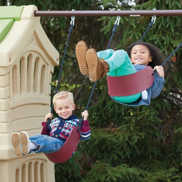 Laste mänguväljak koduaeda