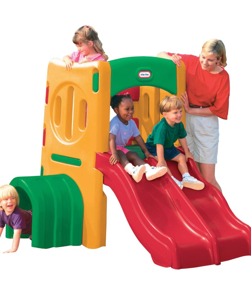 Seikluslik mänguväljak kahekordse liumäega