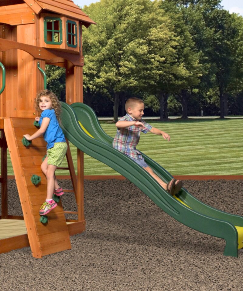 Turvaline mänguväljak koduaias