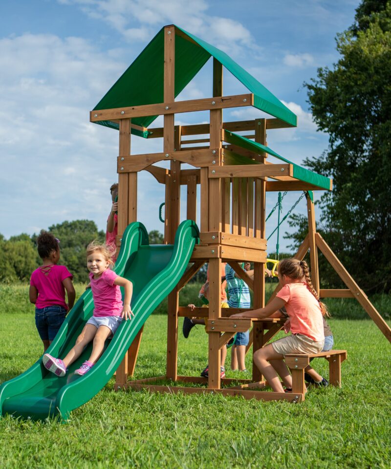 Seedripuust mänguväljak vastupidavaks kasutuseks