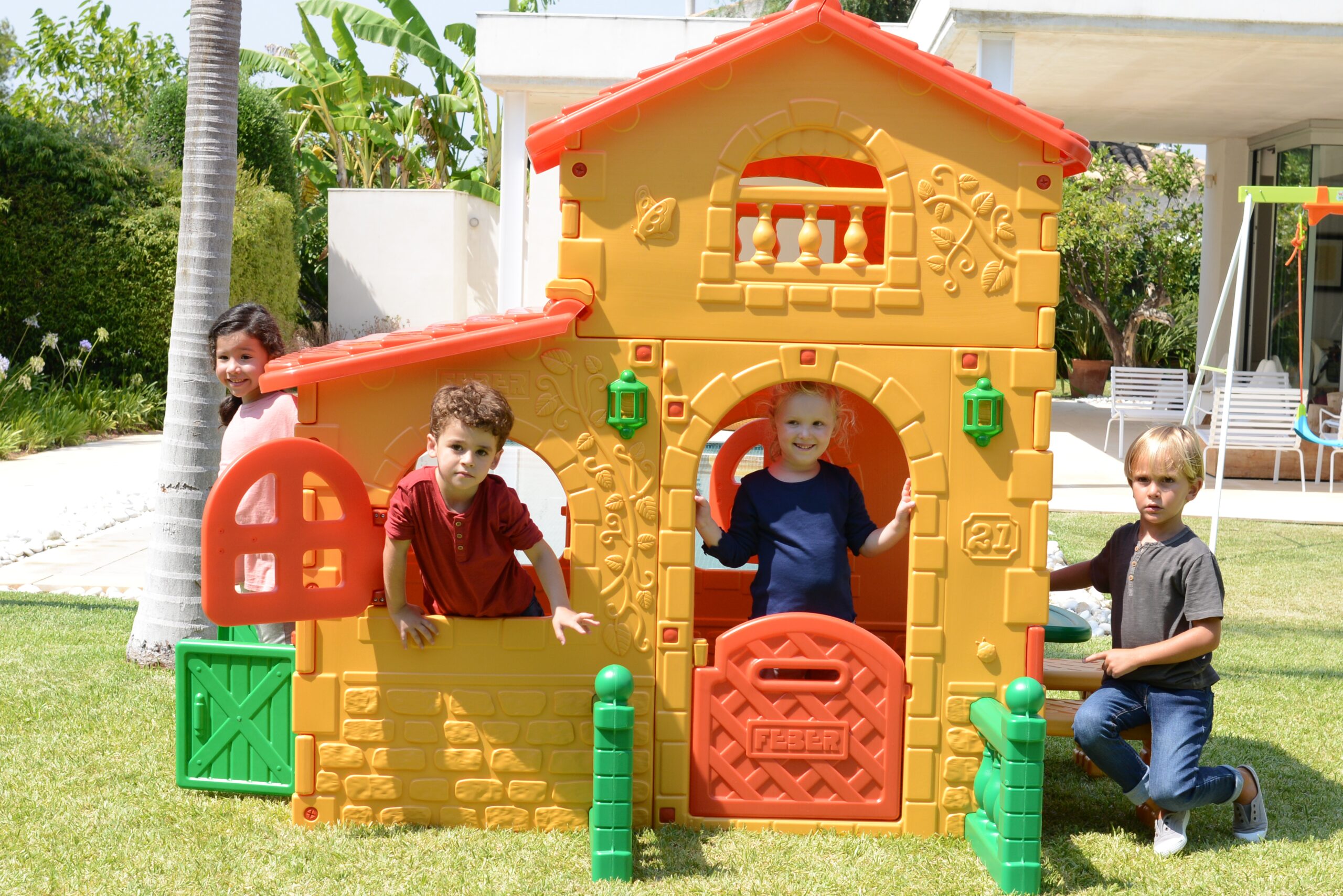 Avar mängumaja terrassile