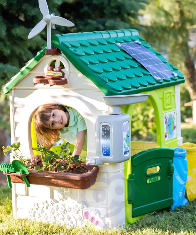 Mängumaja vihmavee kogumise võimalusega