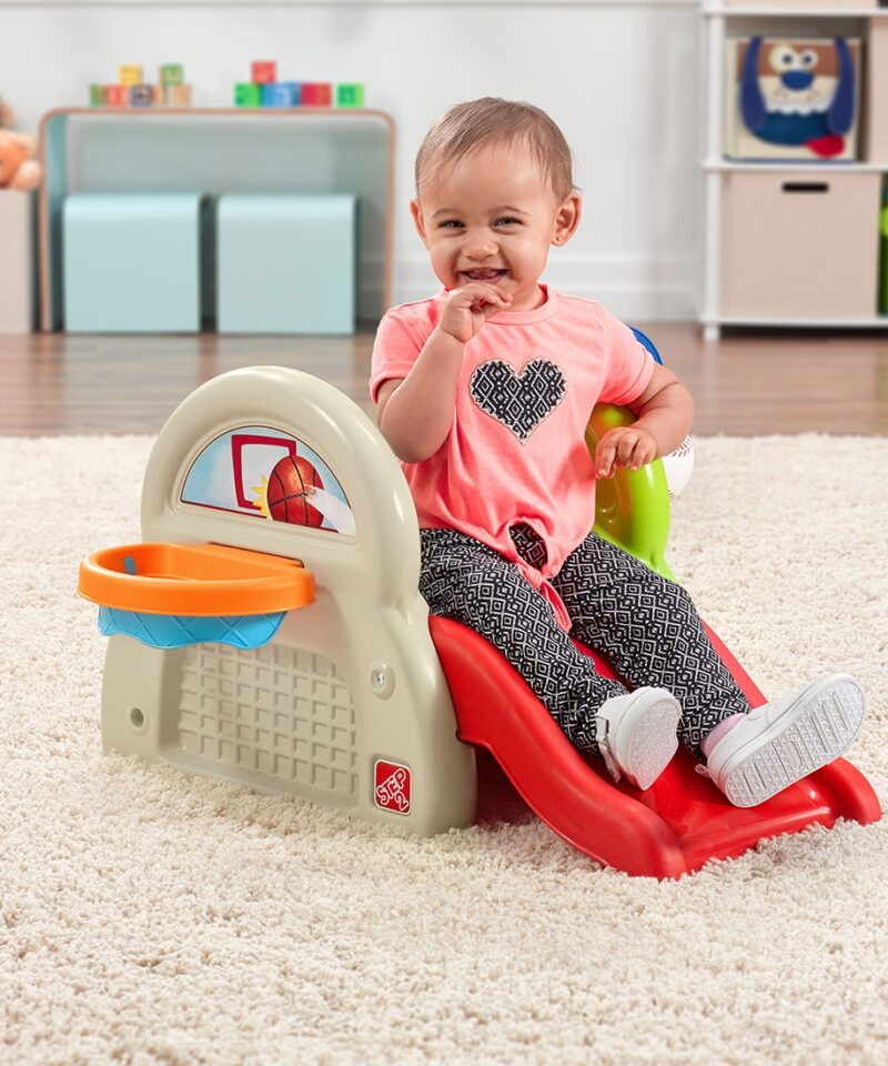 Pesapalli harjutamine sporditeemalises pargis