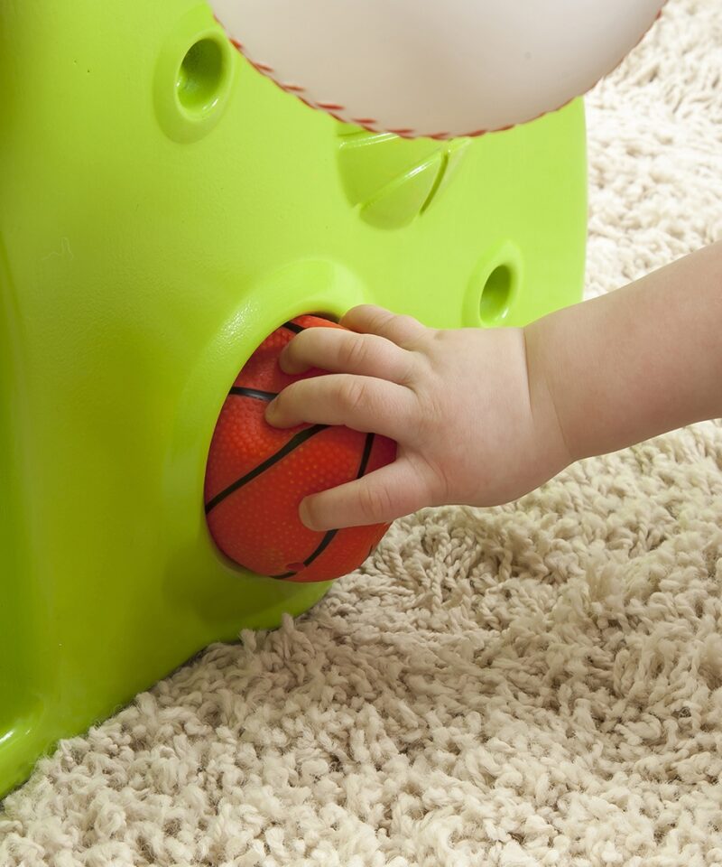 Laste mänguväljak ronimiseks ja libisemiseks