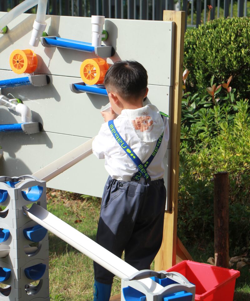 Sensoorne mäng veega ja liivaga