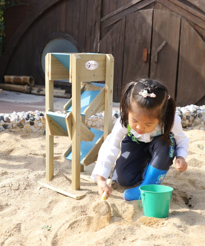 Lastele ohutu puidust liurenn