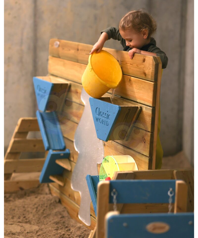 Puidust mängusein mänguväljakule