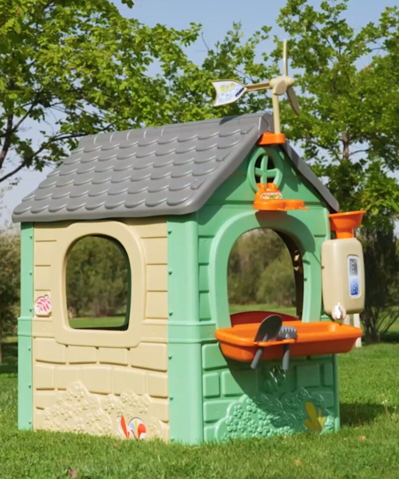 Taaskasutatud materjalidest mängumaja