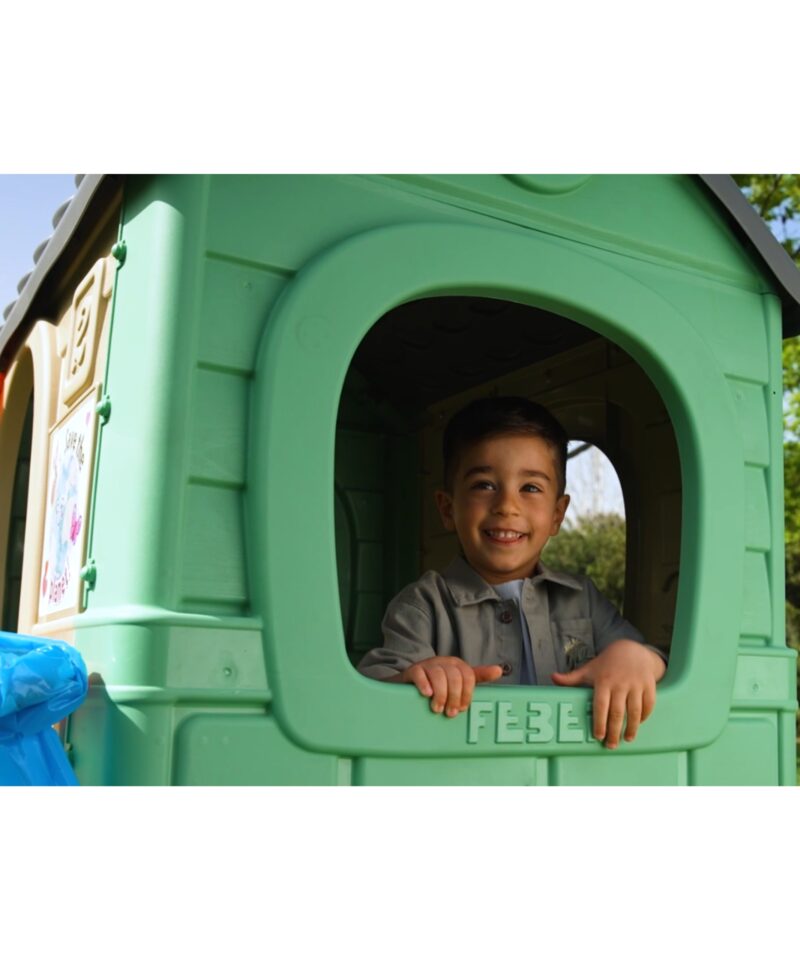 Mängumaja koos tuulegeneraatoriga